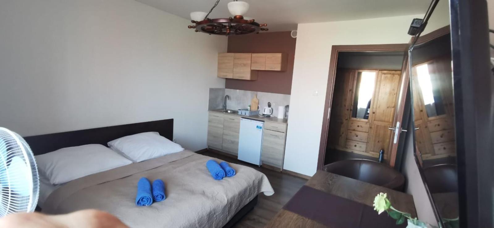 ウェバ Dolphin House Bed & Breakfast エクステリア 写真